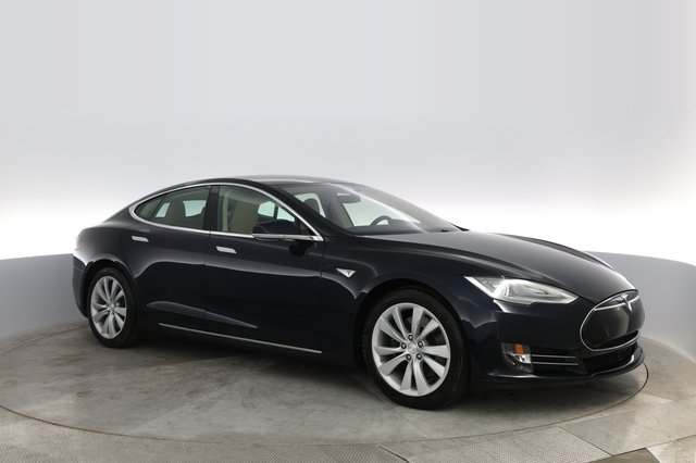 2015 Tesla Model S — photo 12 of 22