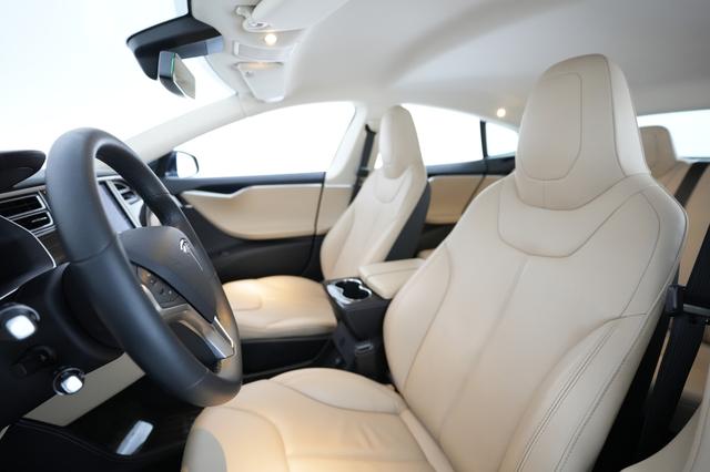 2015 Tesla Model S — photo 3 of 22