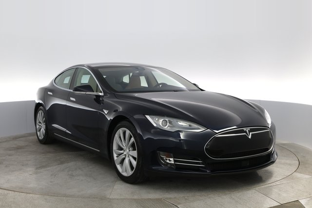 2015 Tesla Model S — photo 13 of 22