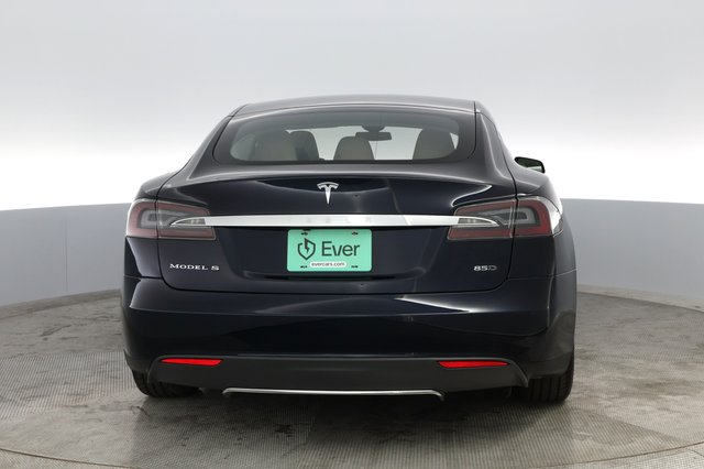 2015 Tesla Model S — photo 10 of 22