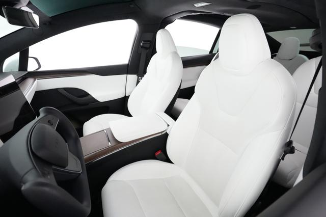 2022 Tesla Model X — photo 3 of 28
