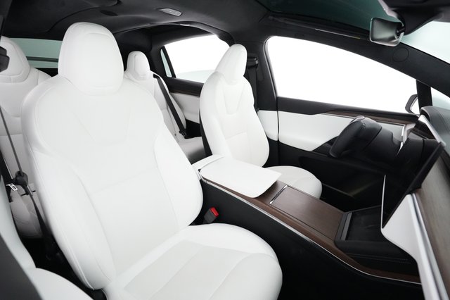 2022 Tesla Model X — photo 20 of 28