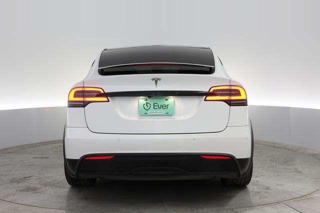 2022 Tesla Model X — photo 9 of 28