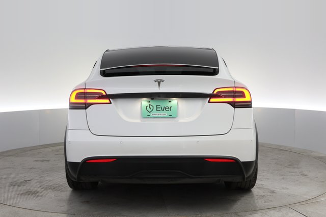 2022 Tesla Model X — photo 9 of 28