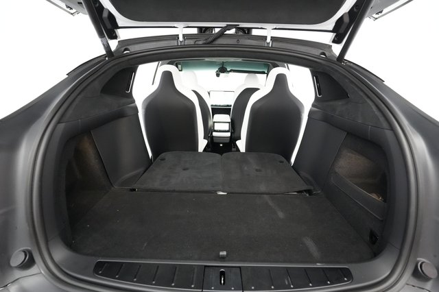 2022 Tesla Model X — photo 5 of 28
