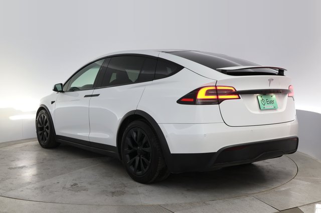 2022 Tesla Model X — photo 10 of 28