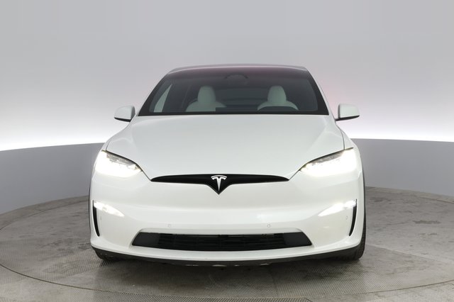 2022 Tesla Model X — photo 14 of 28