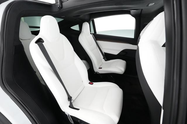 2022 Tesla Model X — photo 4 of 28