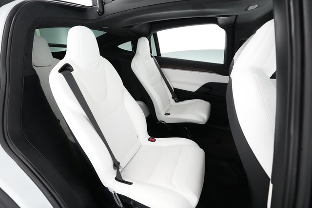 2022 Tesla Model X — photo 4 of 28