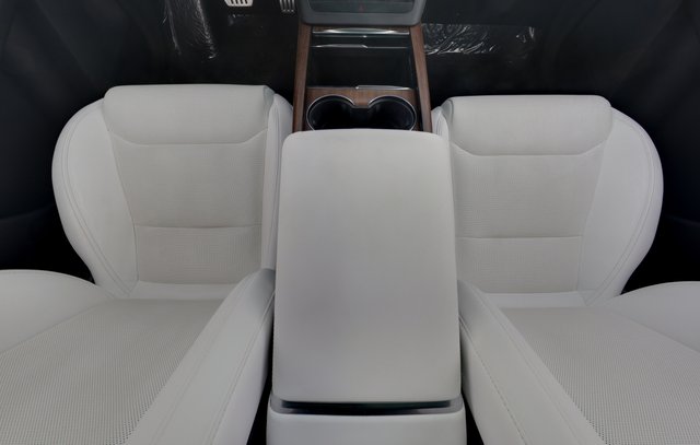 2022 Tesla Model X — photo 24 of 28