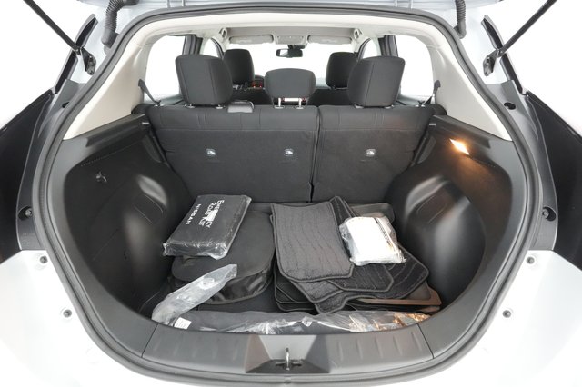 2023 Nissan LEAF — photo 19 of 21