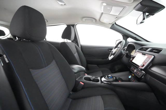 2023 Nissan LEAF — photo 3 of 21