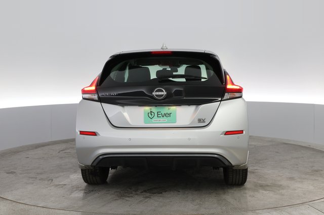 2023 Nissan LEAF — photo 8 of 21