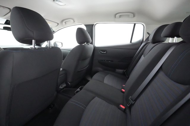 2023 Nissan LEAF — photo 16 of 21
