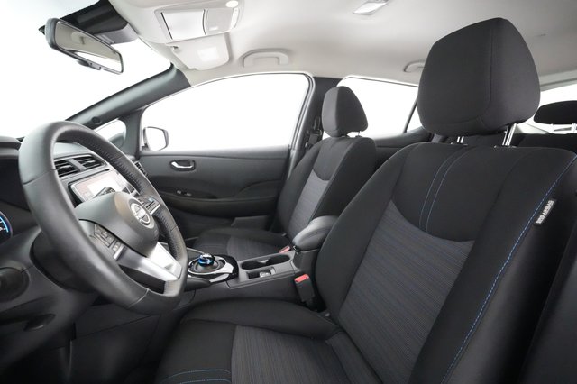 2023 Nissan LEAF — photo 15 of 21