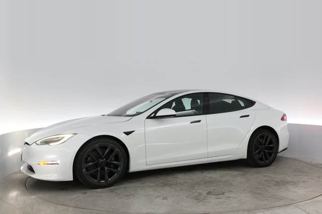 2022 Tesla Model S — photo 10 of 23
