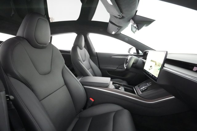 2022 Tesla Model S — photo 17 of 23