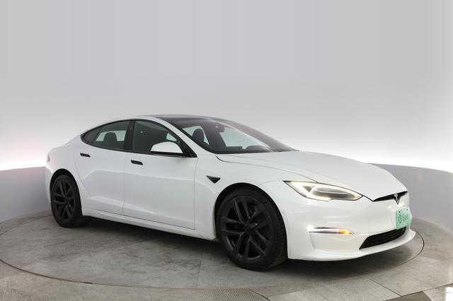2022 Tesla Model S — photo 7 of 23