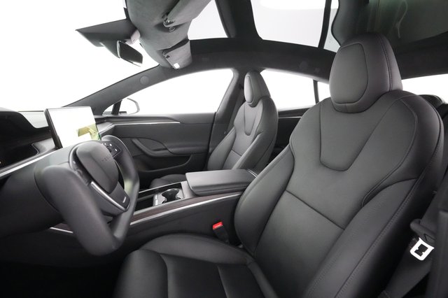 2022 Tesla Model S — photo 15 of 23