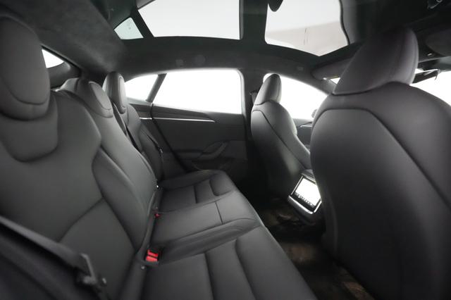 2022 Tesla Model S — photo 3 of 23