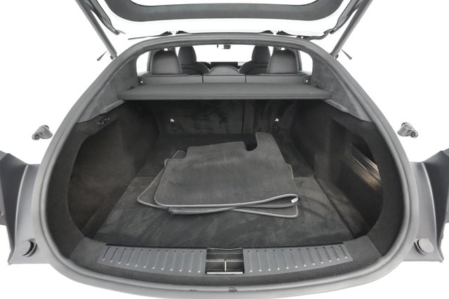 2022 Tesla Model S — photo 21 of 23