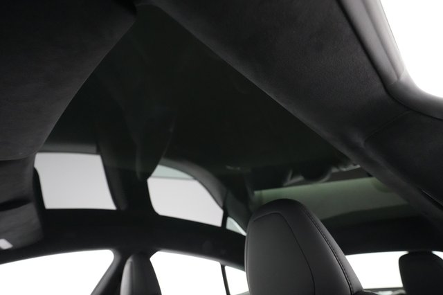 2022 Tesla Model S — photo 18 of 23