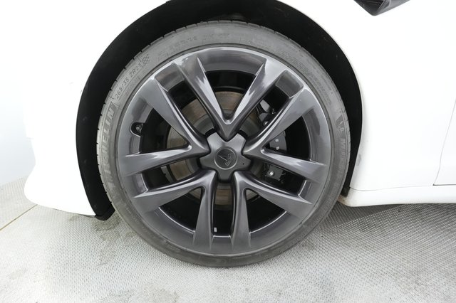 2022 Tesla Model S — photo 11 of 23