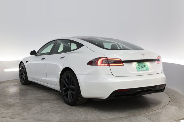 2022 Tesla Model S — photo 9 of 23