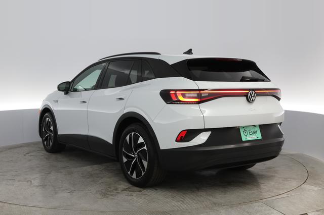 2022 Volkswagen ID.4 — photo 9 of 24