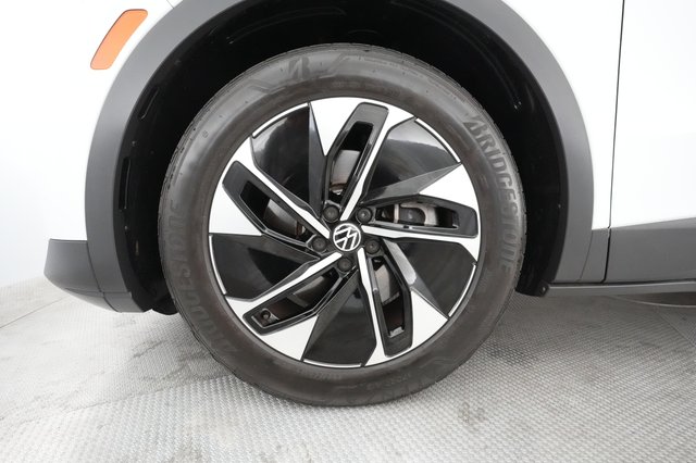 2022 Volkswagen ID.4 — photo 11 of 24