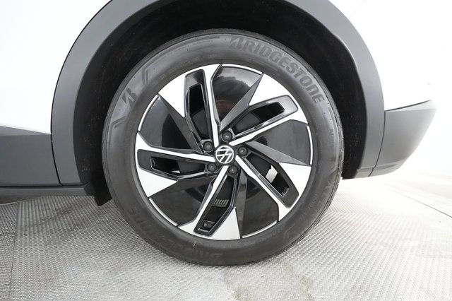 2022 Volkswagen ID.4 — photo 12 of 24