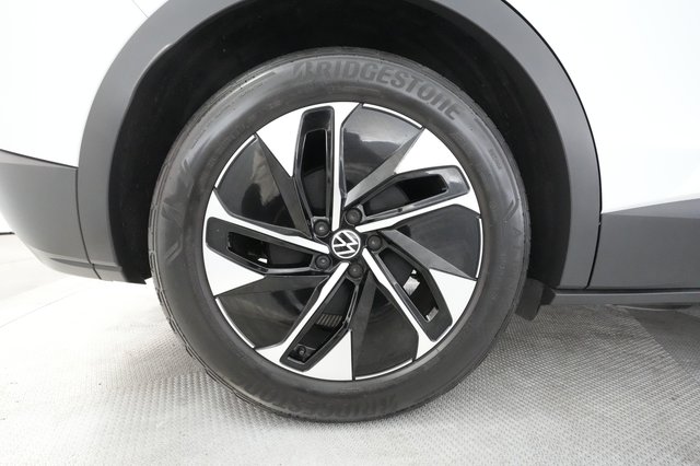 2022 Volkswagen ID.4 — photo 14 of 24
