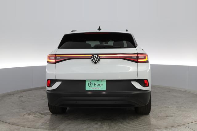 2022 Volkswagen ID.4 — photo 8 of 24