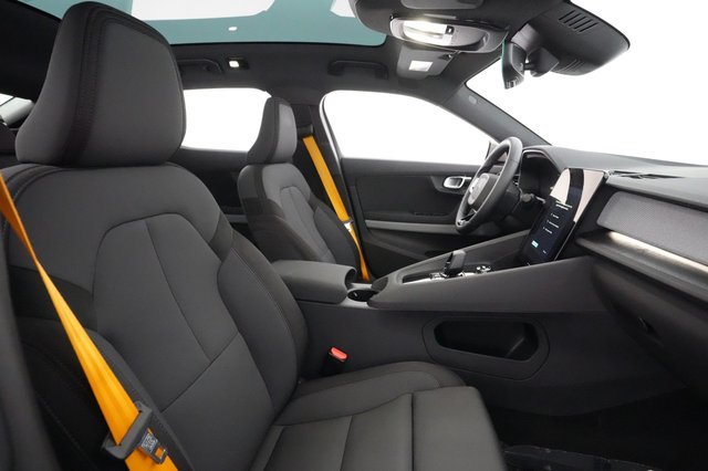 2022 Polestar 2 — photo 17 of 27