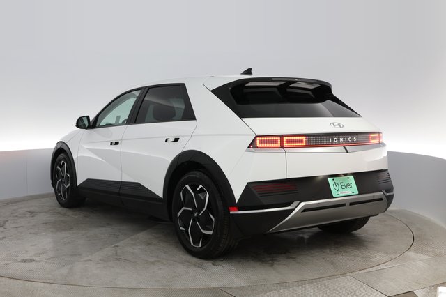 2022 Hyundai IONIQ 5 — photo 9 of 34