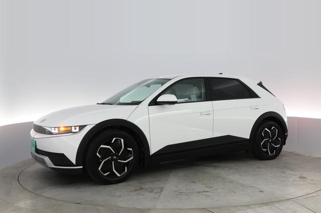 2022 Hyundai IONIQ 5 — photo 10 of 34