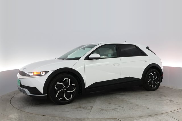 2022 Hyundai IONIQ 5 — photo 10 of 34