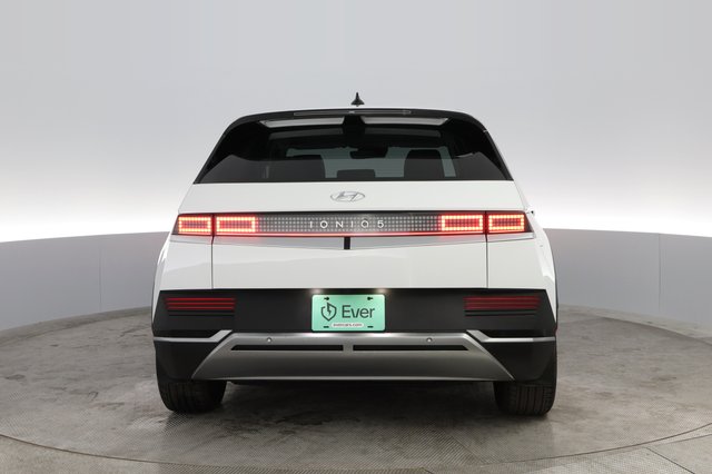 2022 Hyundai IONIQ 5 — photo 8 of 34