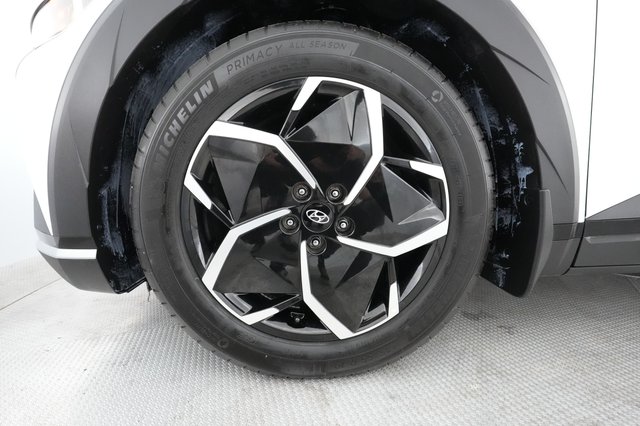 2022 Hyundai IONIQ 5 — photo 11 of 34