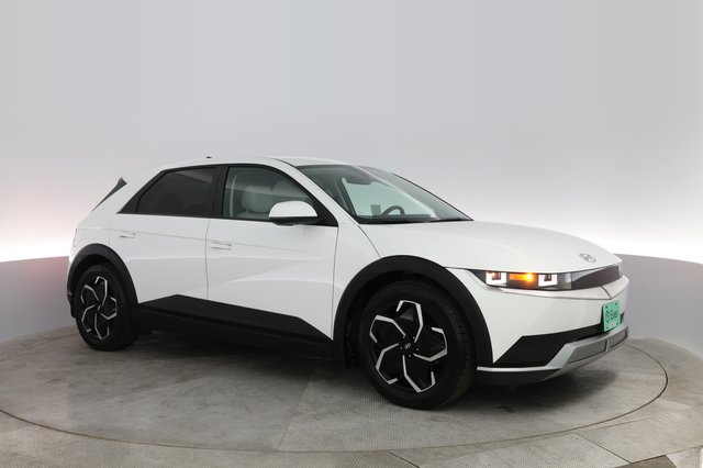 2022 Hyundai IONIQ 5 — photo 7 of 34