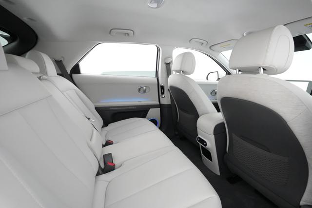 2022 Hyundai IONIQ 5 — photo 3 of 34