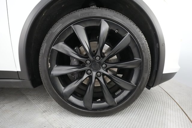 2020 Tesla Model X — photo 15 of 21