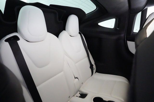 2020 Tesla Model X — photo 18 of 21