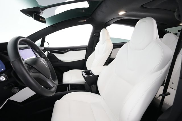 2020 Tesla Model X — photo 2 of 21