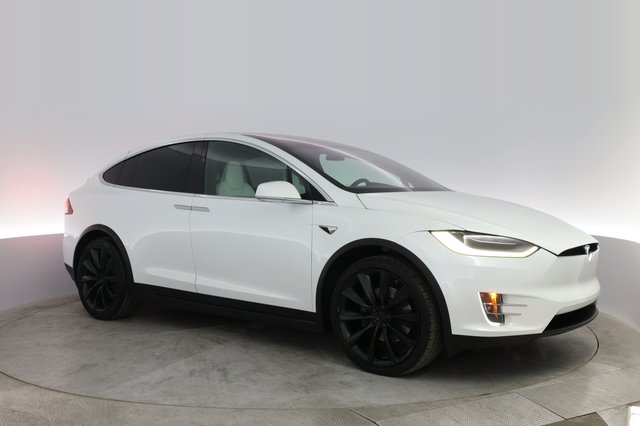 2020 Tesla Model X — photo 11 of 21