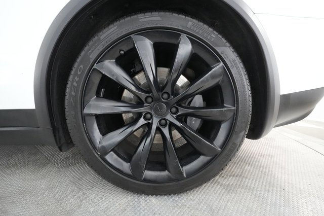2020 Tesla Model X — photo 17 of 21