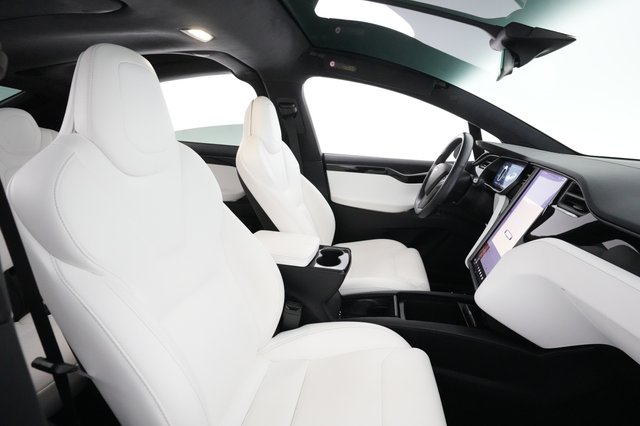 2020 Tesla Model X — photo 19 of 21