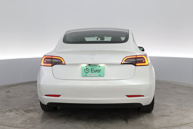 2021 Tesla Model 3 — photo 8 of 45