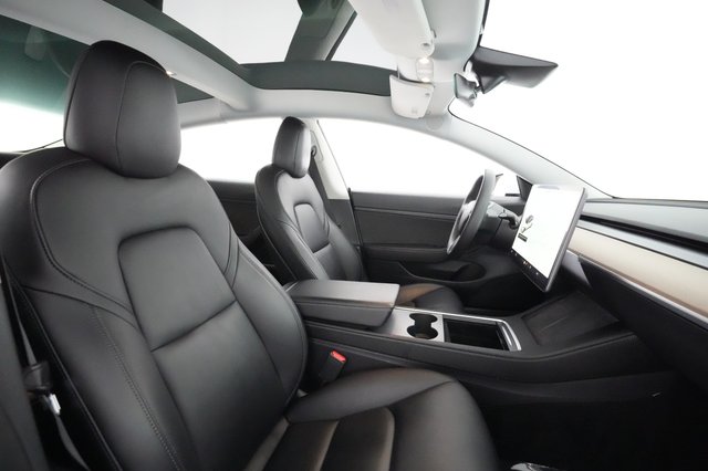 2021 Tesla Model 3 — photo 17 of 45