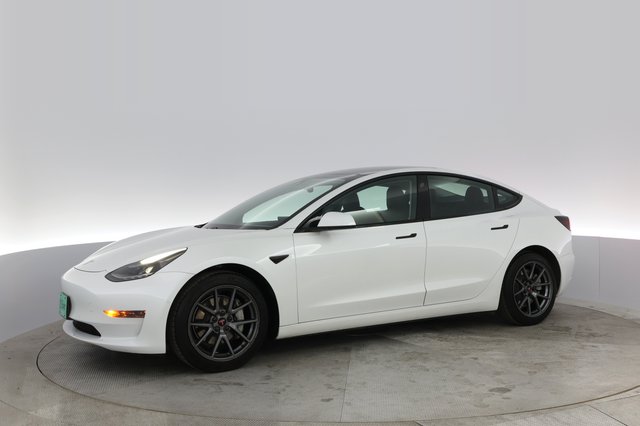 2021 Tesla Model 3 — photo 10 of 45